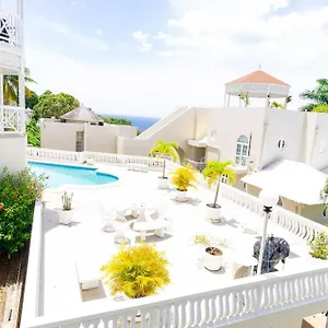  Guest house Coastal Bliss -oceanview 2-bedroom In The Heart Of Town